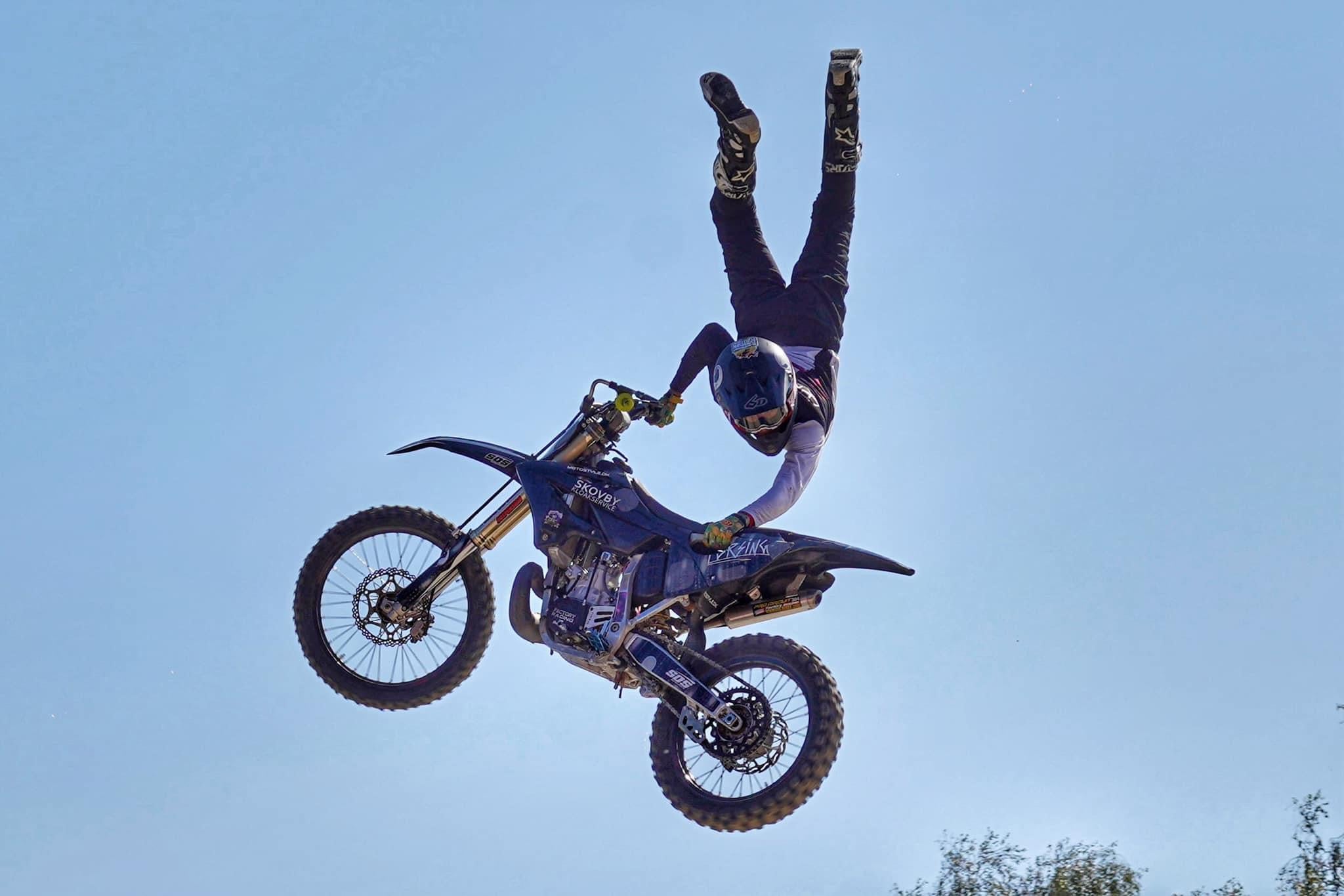 FMX inverteret stunt